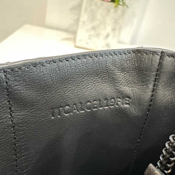 BURBERRY Monogram Motif Leather Block-heel Boots - Picture 9 of 12